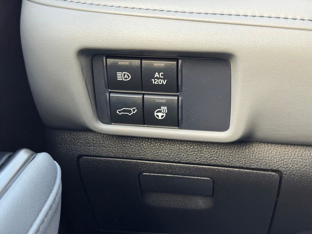 Certified 2021 Toyota Highlander Limited image 15