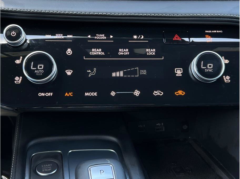 Used 2025 INFINITI QX60 Luxe w/ Black Edition FWD image 17