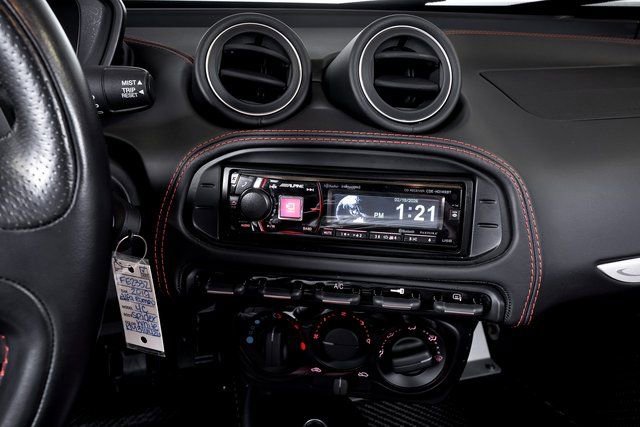 Used 2019 Alfa Romeo 4C Spider RWD image 33