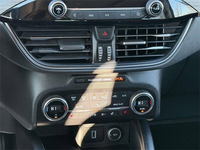 Used 2020 Ford Escape Titanium image 6