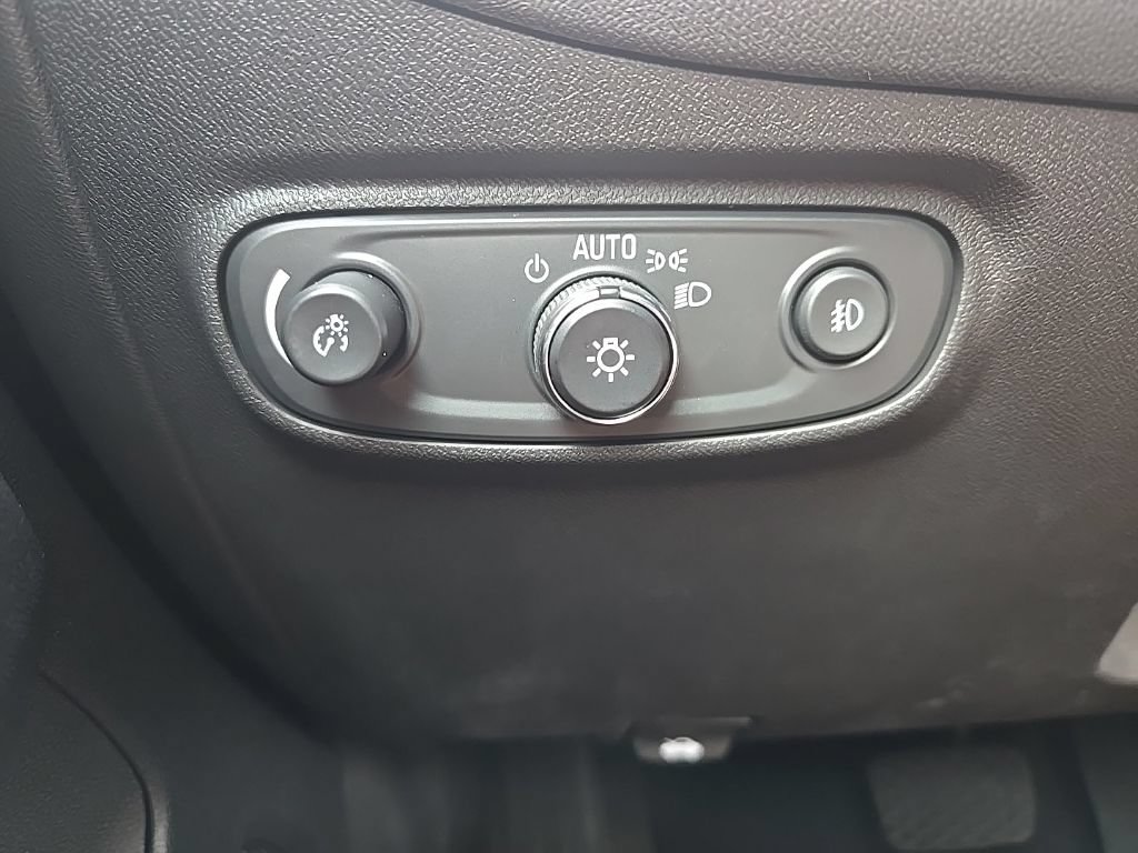 Used 2021 Chevrolet Equinox LT AWD/4WD image 45