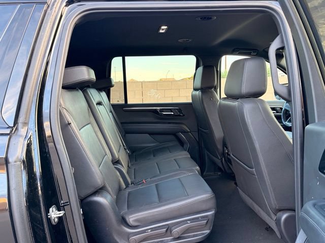 Used 2025 Chevrolet Suburban Z71 AWD/4WD image 16