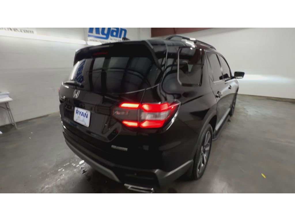 Used 2023 Honda Pilot Touring image 8