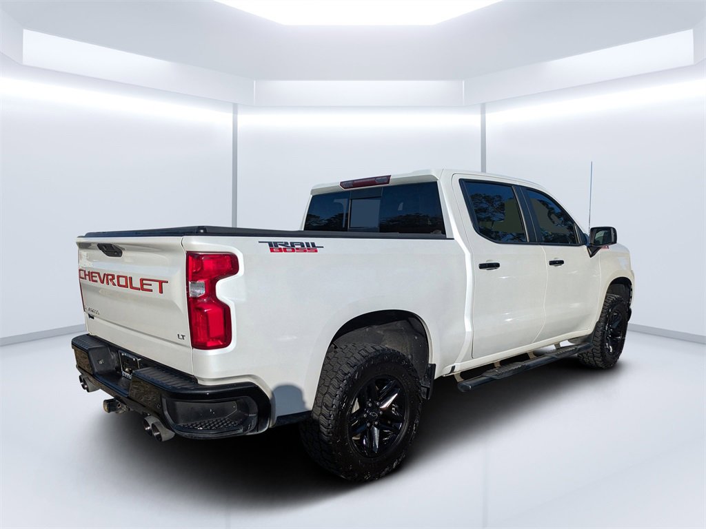 Used 2021 Chevrolet Silverado 1500 LT Trail Boss w/ Convenience Package II image 3