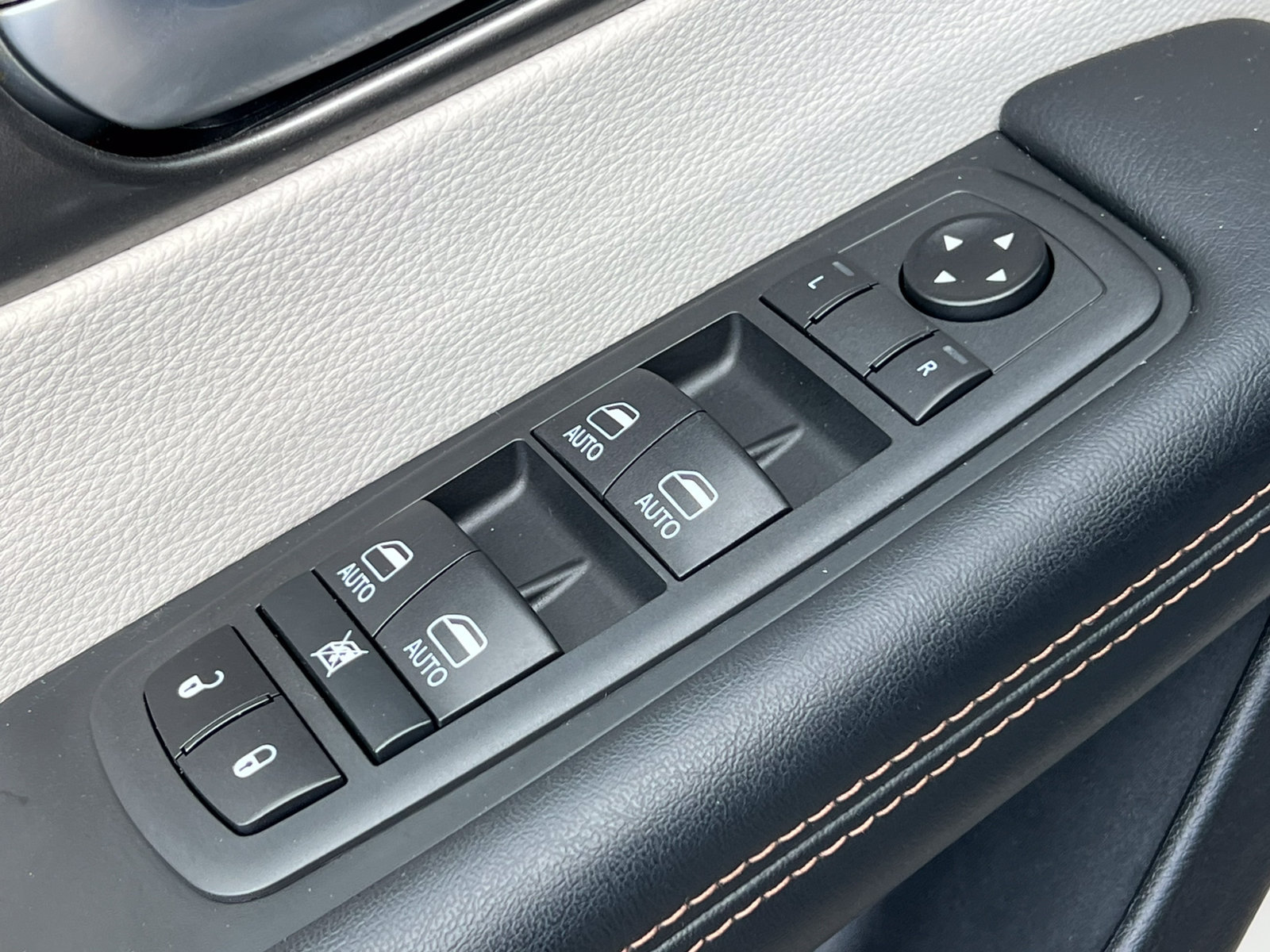 Used 2020 Chrysler Pacifica Touring-L Plus FWD image 20