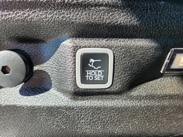Used 2025 Jeep Grand Cherokee L Laredo w/ Luxury Tech Group I AWD/4WD image 29