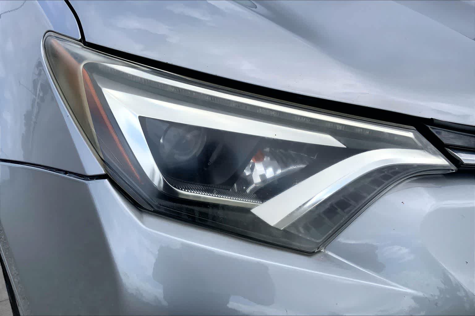 Used 2017 Toyota RAV4 Platinum AWD/4WD image 27