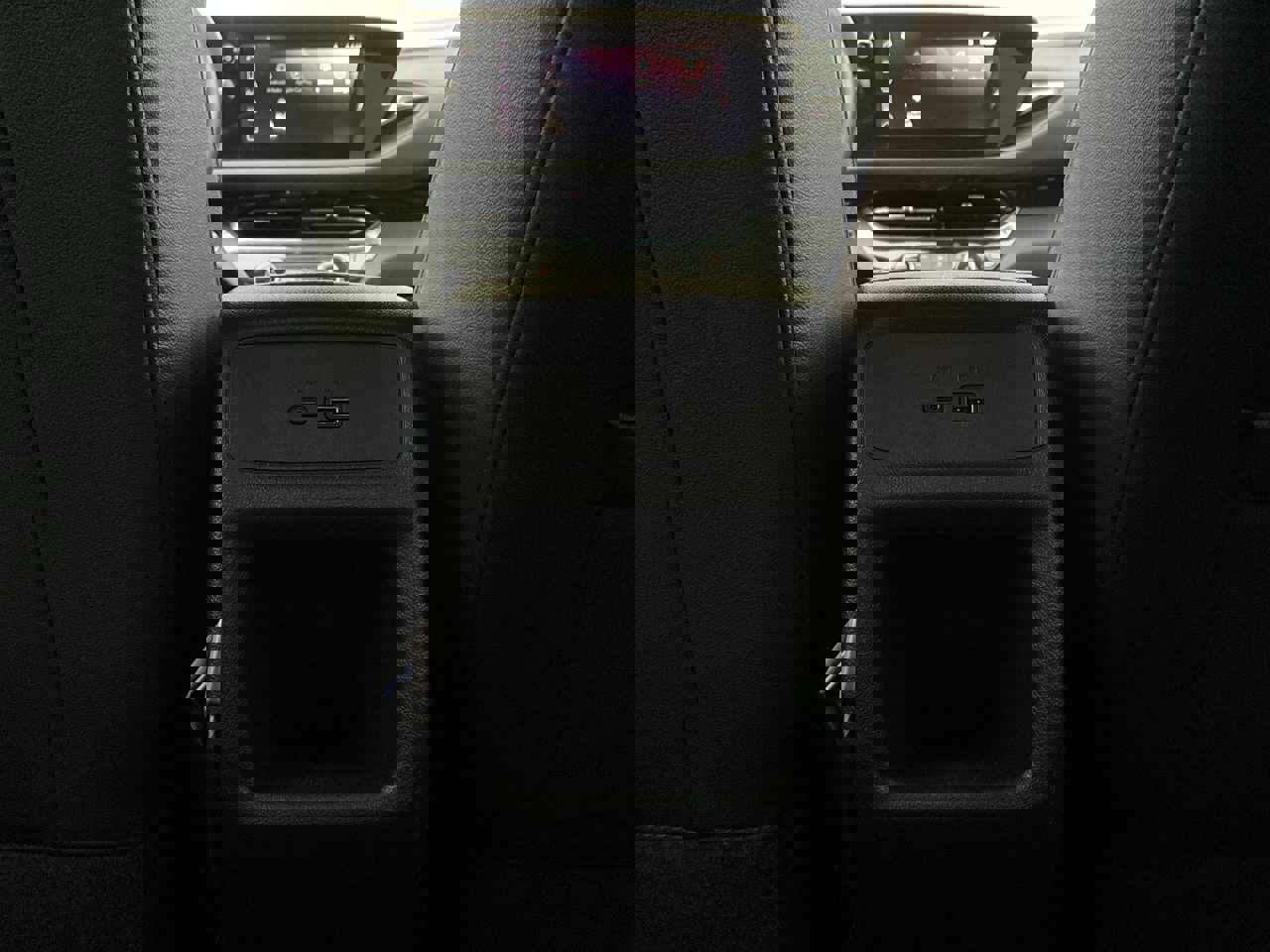 Used 2025 Buick Envista Sport Touring image 12