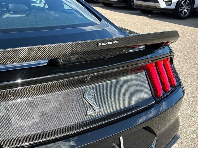 Used 2021 Ford Mustang Shelby GT500 w/ Technology Package RWD image 5
