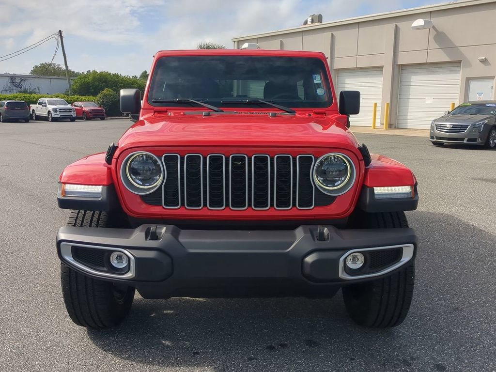 Used 2025 Jeep Wrangler Unlimited Sahara AWD/4WD image 9