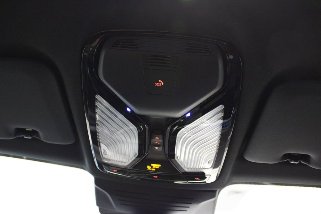 New 2026 BMW X5 xDrive50e w/ Climate Comfort Package image 32