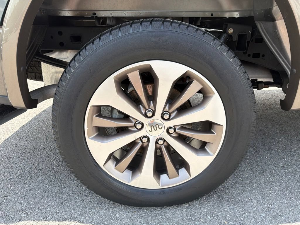 Used 2019 Ford F150 King Ranch w/ Equipment Group 601A Luxury AWD/4WD image 13