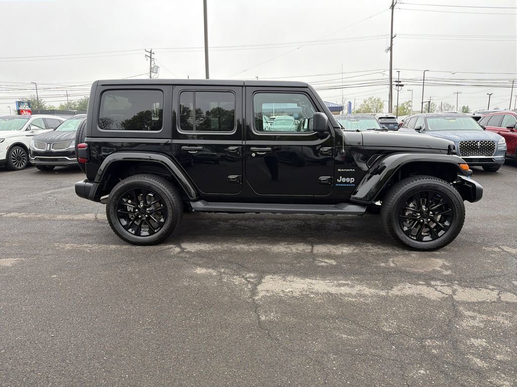 Used 2023 Jeep Wrangler Unlimited Sahara w/ Cold Weather Group AWD/4WD image 8