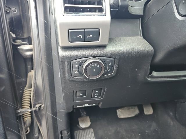 Used 2019 Ford F250 Platinum w/ Platinum Ultimate Package image 16