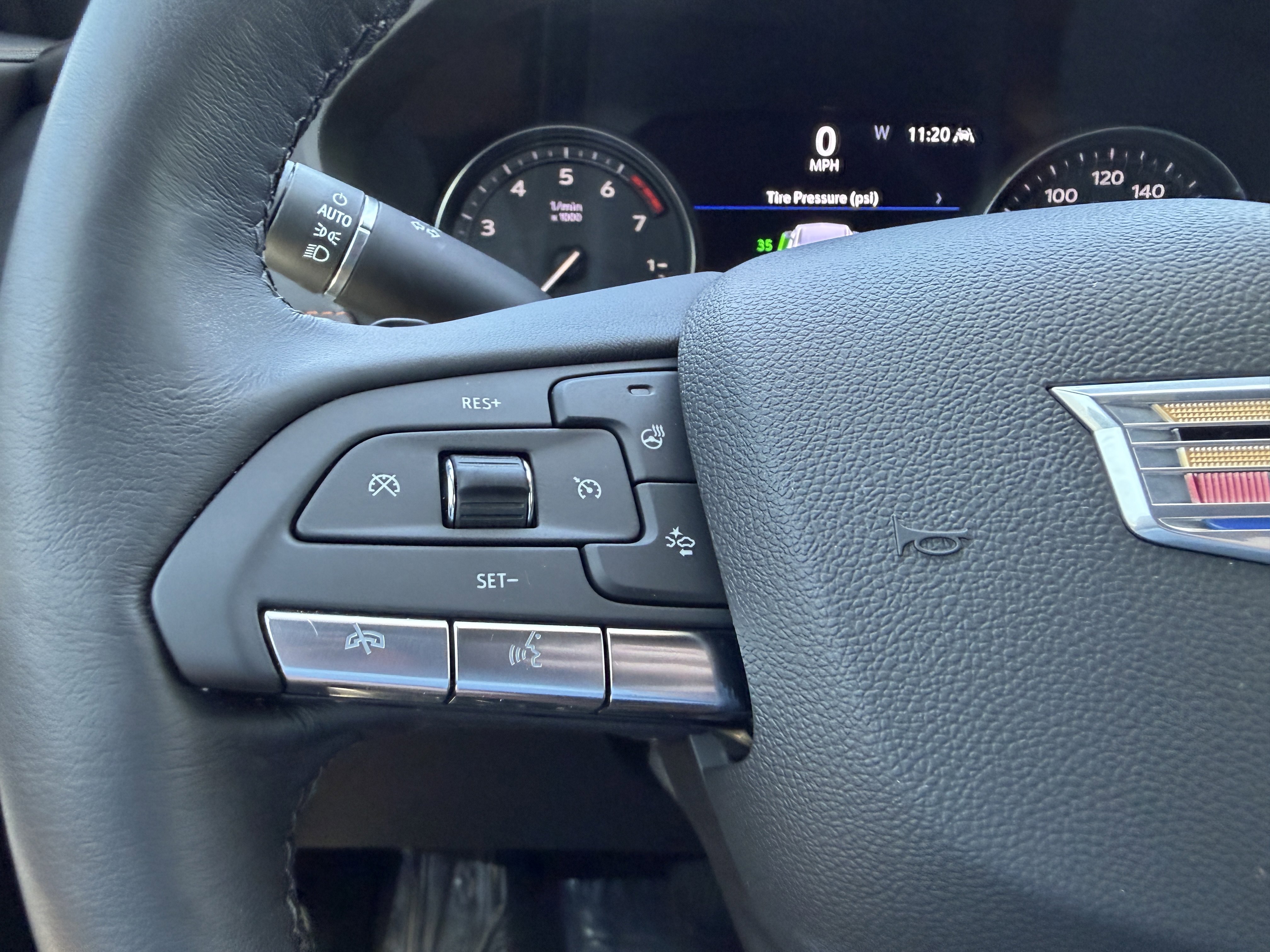 Certified 2022 Cadillac XT4 Premium Luxury w/ Technology Package FWD image 28