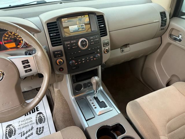 Used 2011 Nissan Pathfinder SV image 16