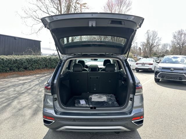 New 2026 Volkswagen Taos SE image 34