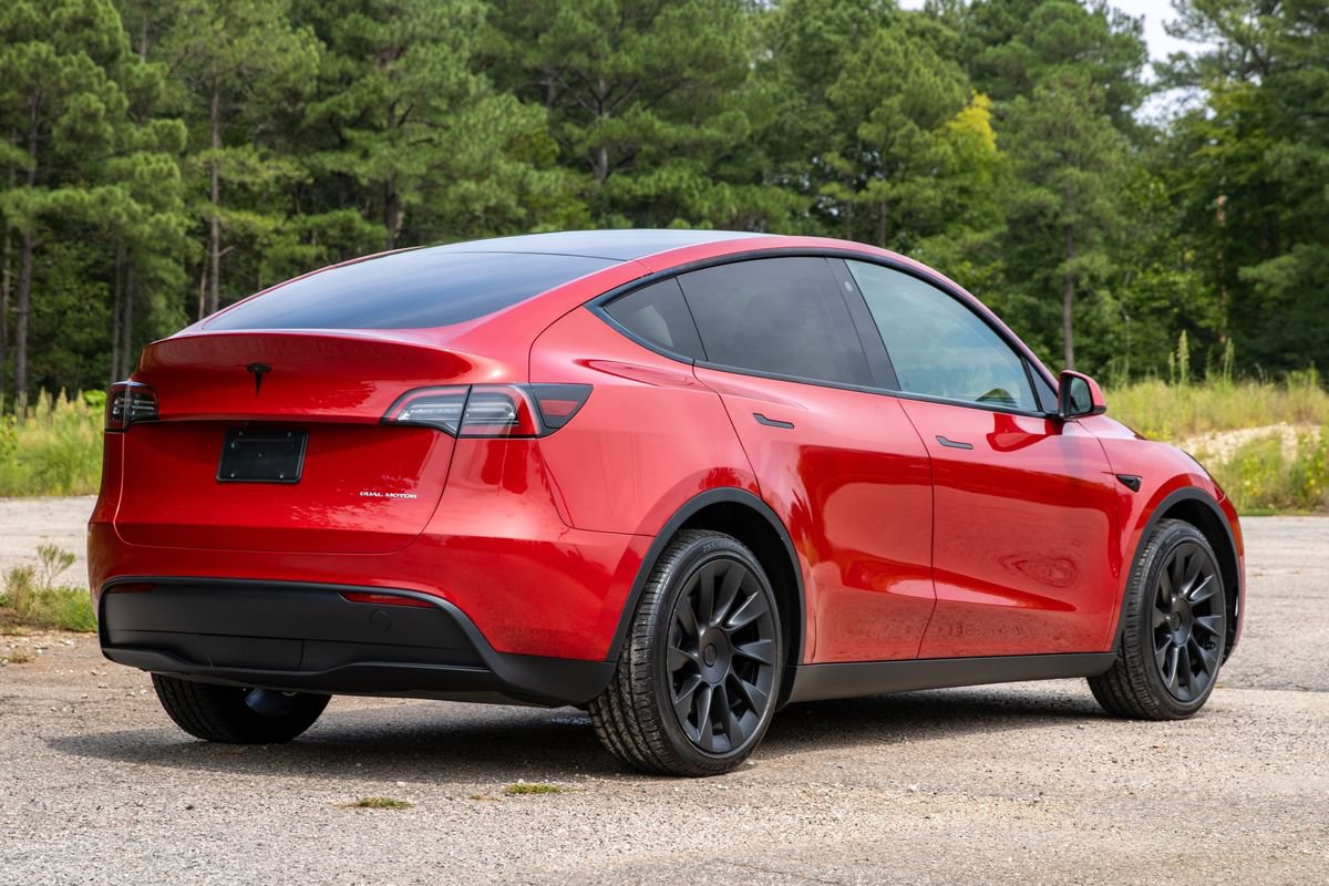 Used 2023 Tesla Model Y Long Range AWD/4WD image 6