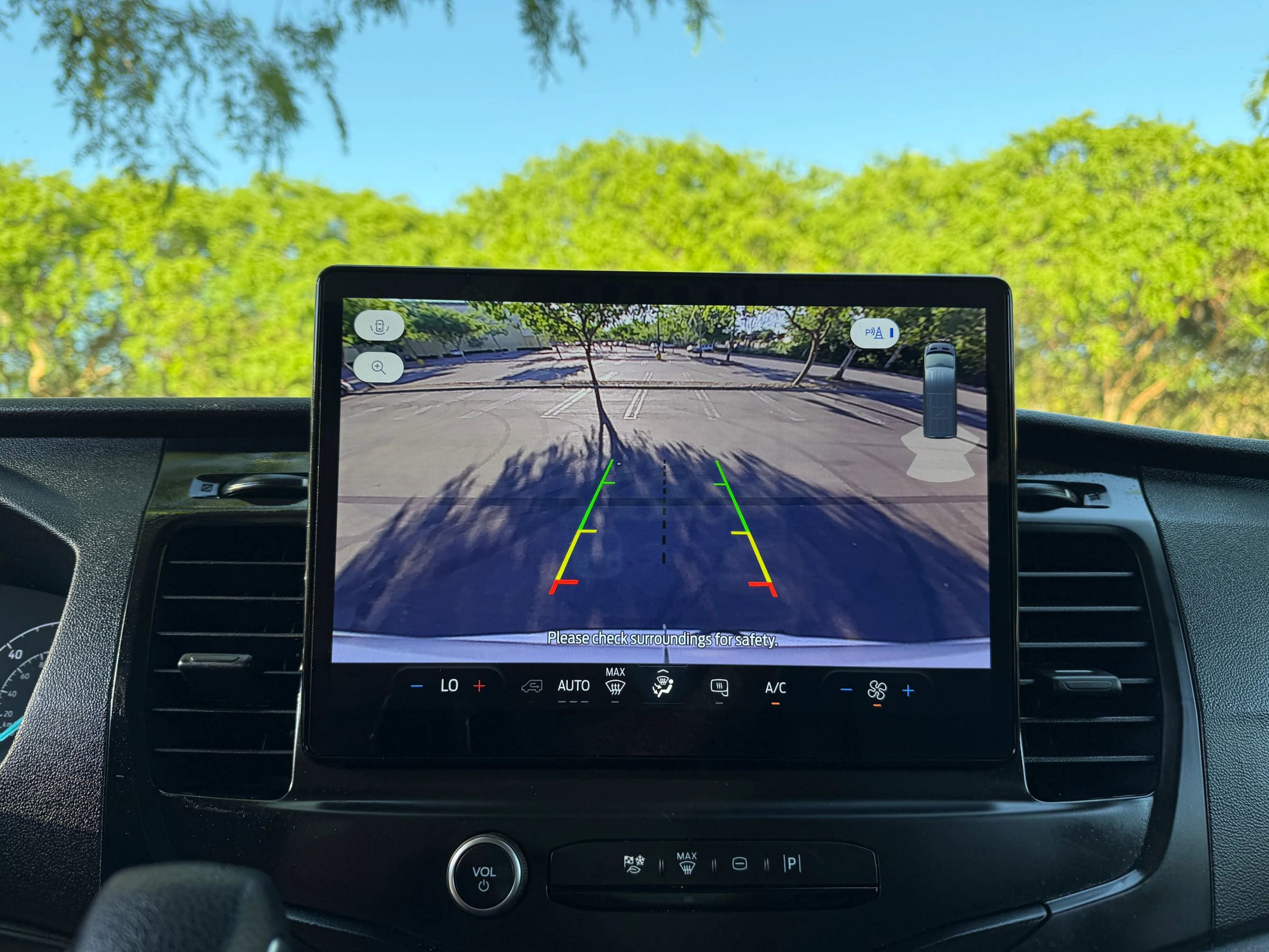 Used 2024 Ford Transit 250 148 Medium Roof w/ Load Area Protection Package RWD image 24