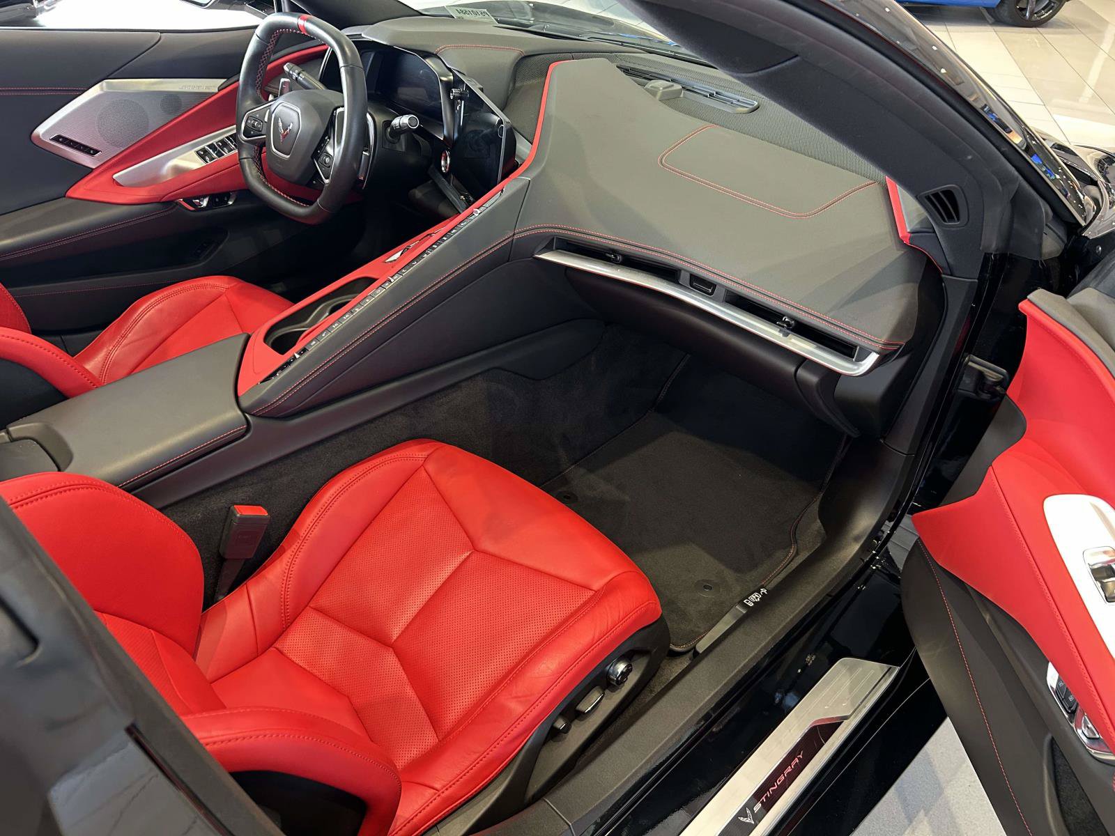 Used 2023 Chevrolet Corvette Stingray Preferred Conv w/ Z51 Performance Package RWD image 12