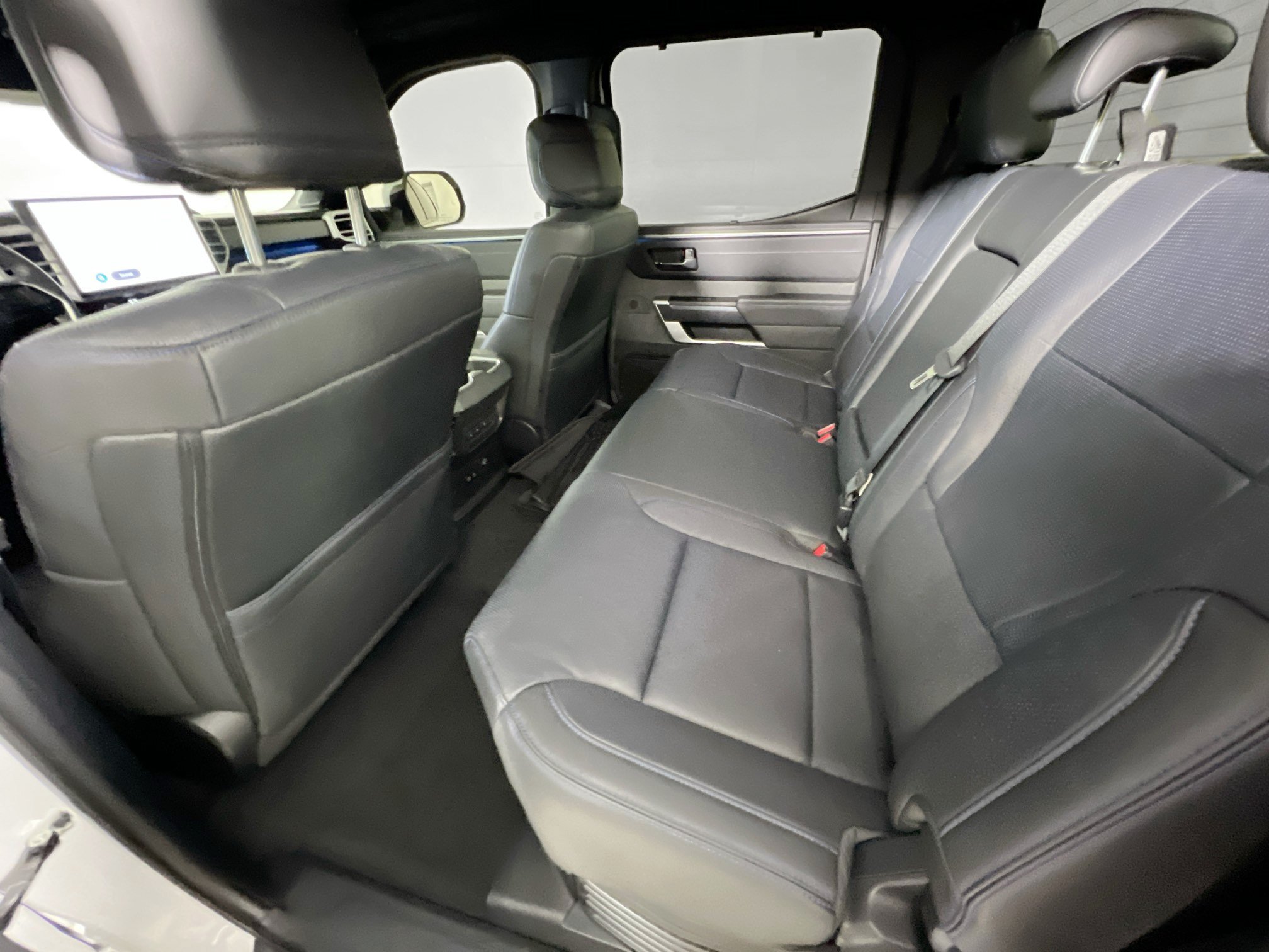 Used 2024 Toyota Tundra Platinum AWD/4WD image 28