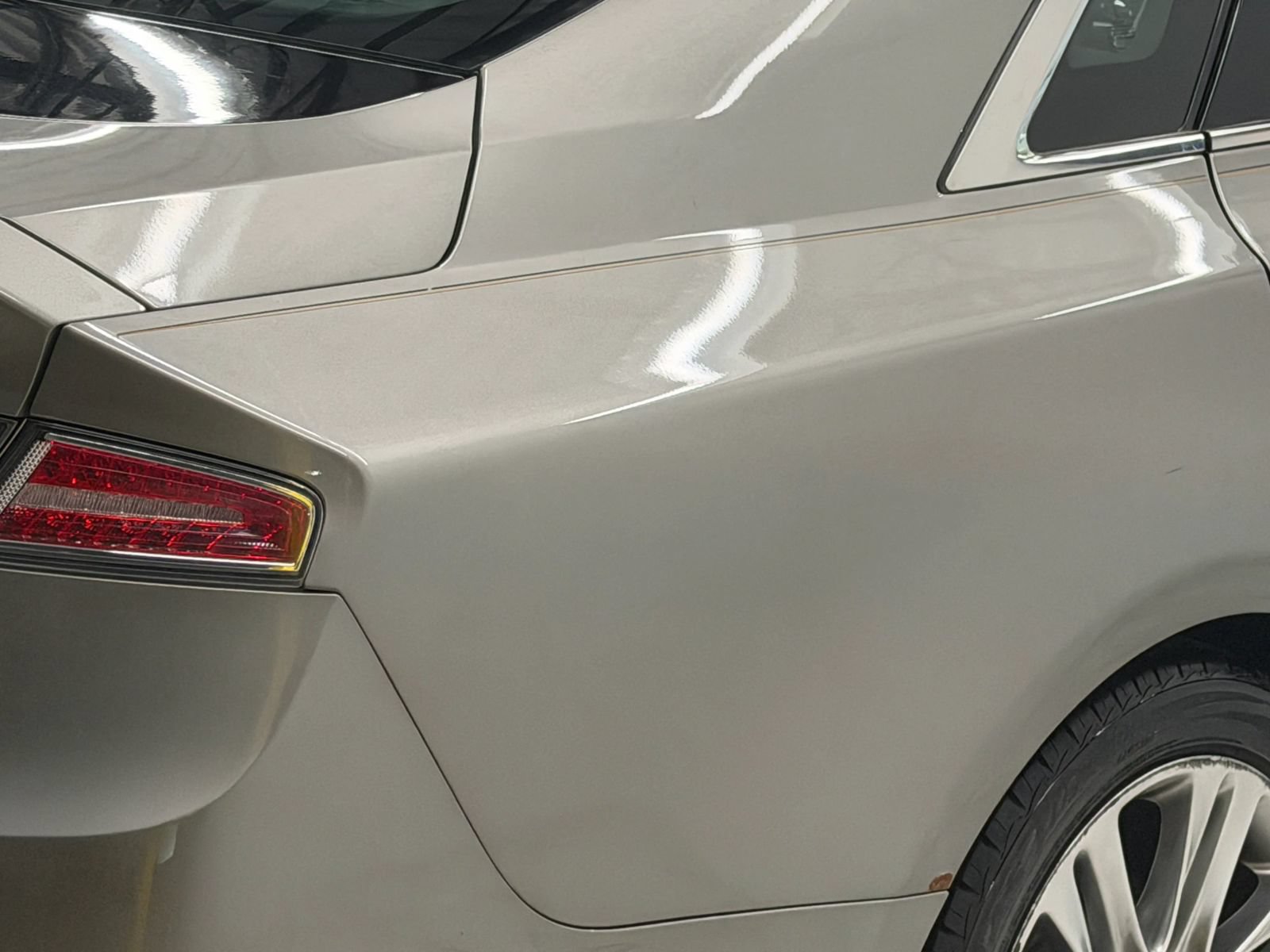 Used 2015 Lincoln MKZ FWD image 10