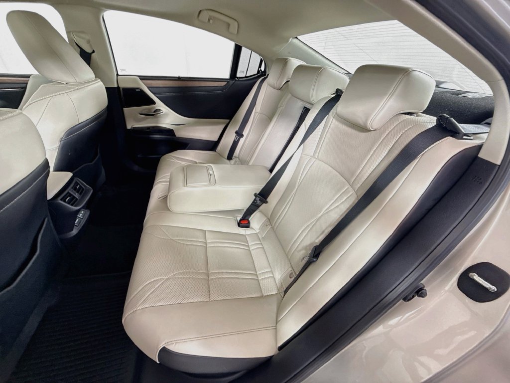 Certified 2024 Lexus ES 300h Ultra Luxury w/ Accessory Package (Z2) FWD image 25