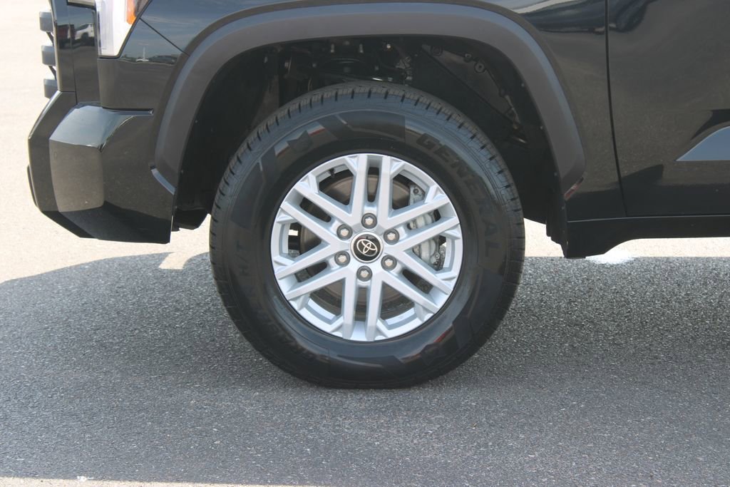 Used 2023 Toyota Tundra SR5 w/ SR5 Convenience Package AWD/4WD image 18