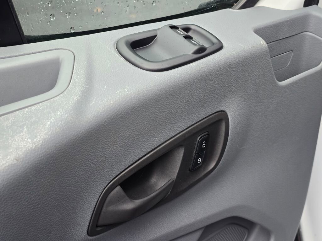 Used 2019 Ford Transit 250 130 Low Roof w/ Exterior Upgrade Package image 25