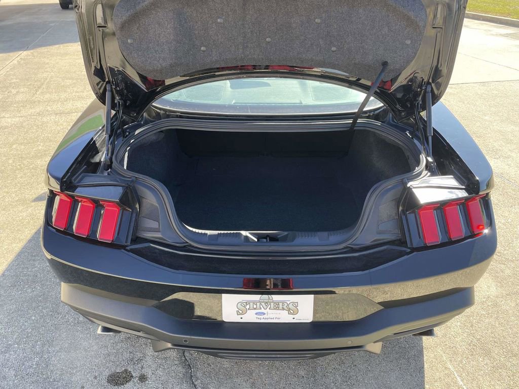 Used 2024 Ford Mustang Coupe image 10