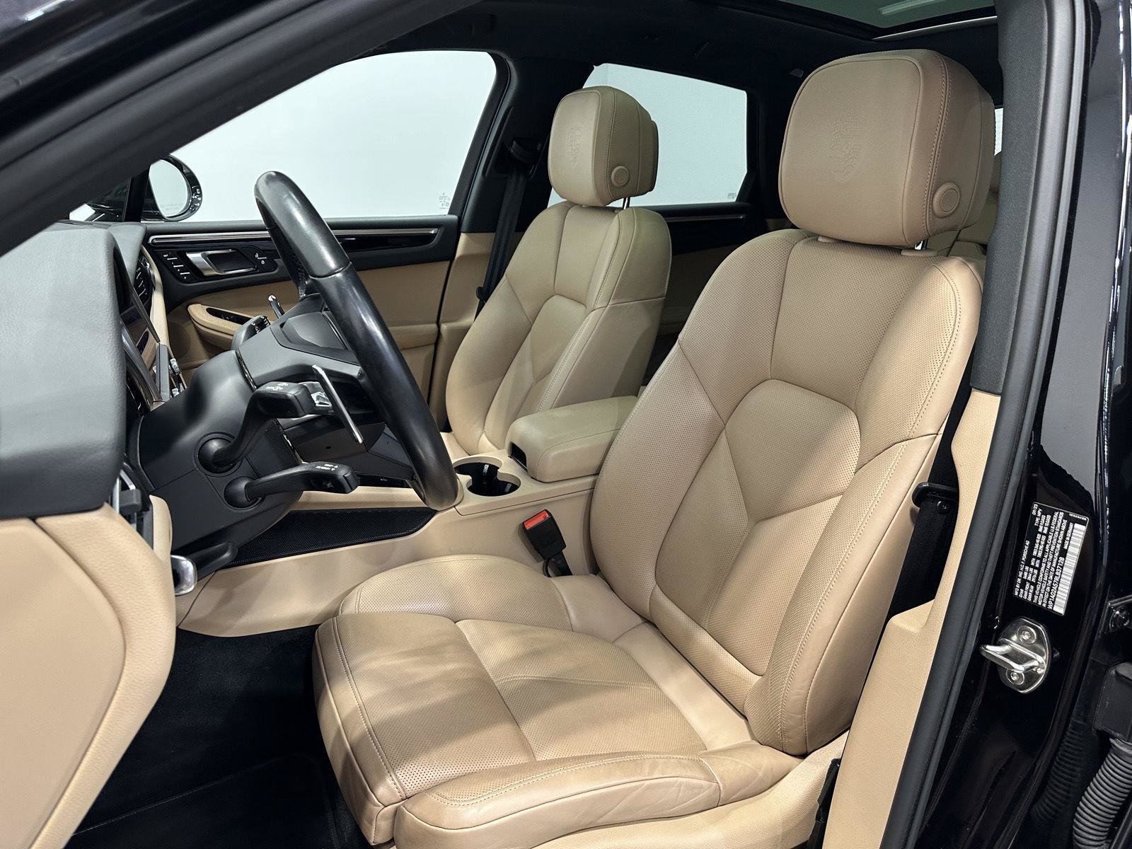 Used 2024 Porsche Macan S AWD/4WD image 5