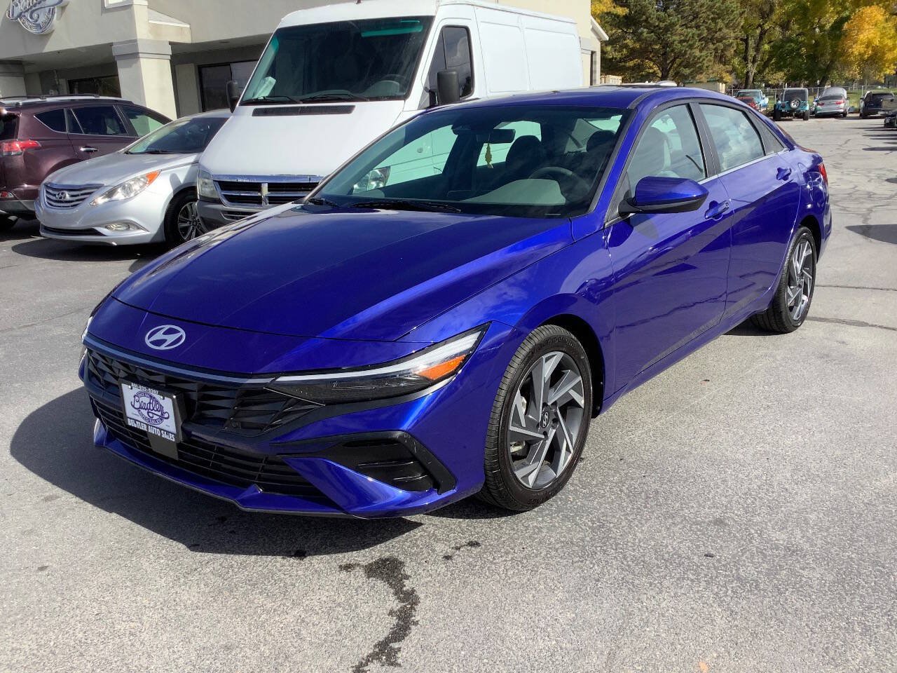 Used 2025 Hyundai Elantra SEL FWD image 19