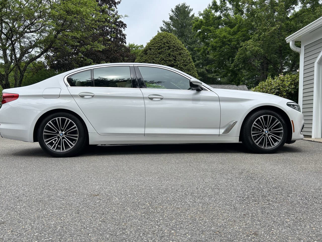 Used 2019 BMW 540i xDrive AWD/4WD image 34
