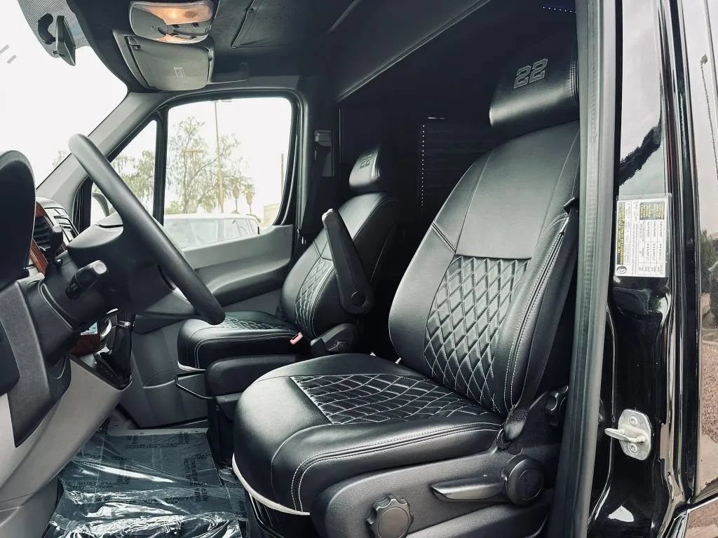 Used 2014 Mercedes-Benz Sprinter 2500 image 20