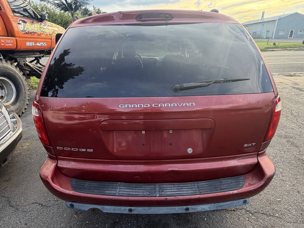 Used 2005 Dodge Grand Caravan SXT w/ Premium Group FWD image 5