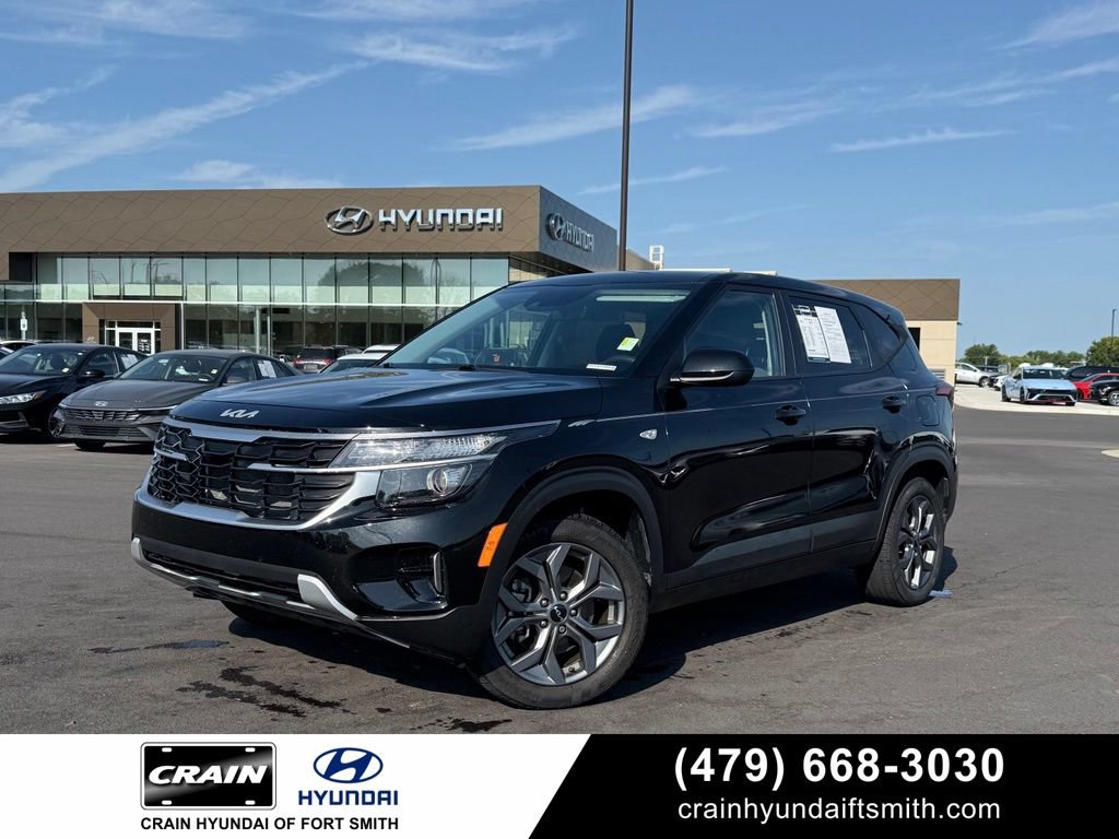 Used 2024 Kia Seltos LX AWD/4WD image 1
