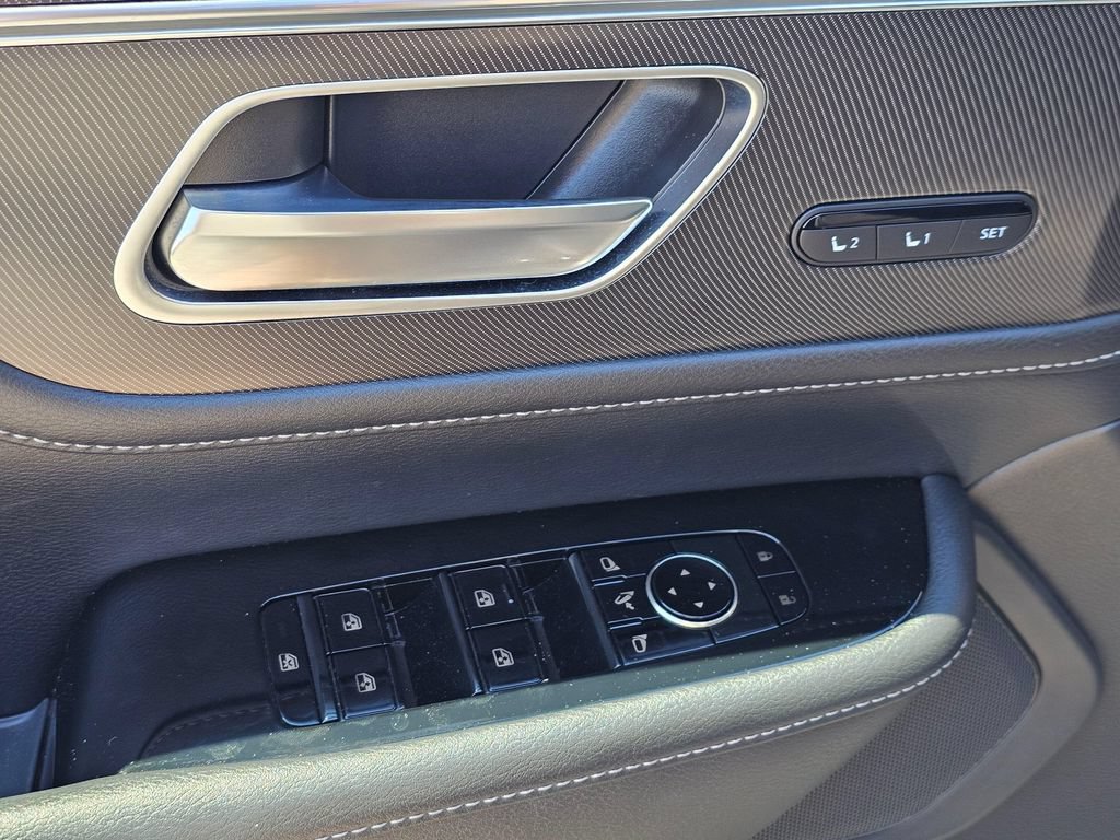 Used 2025 INFINITI QX80 Pure AWD/4WD image 25