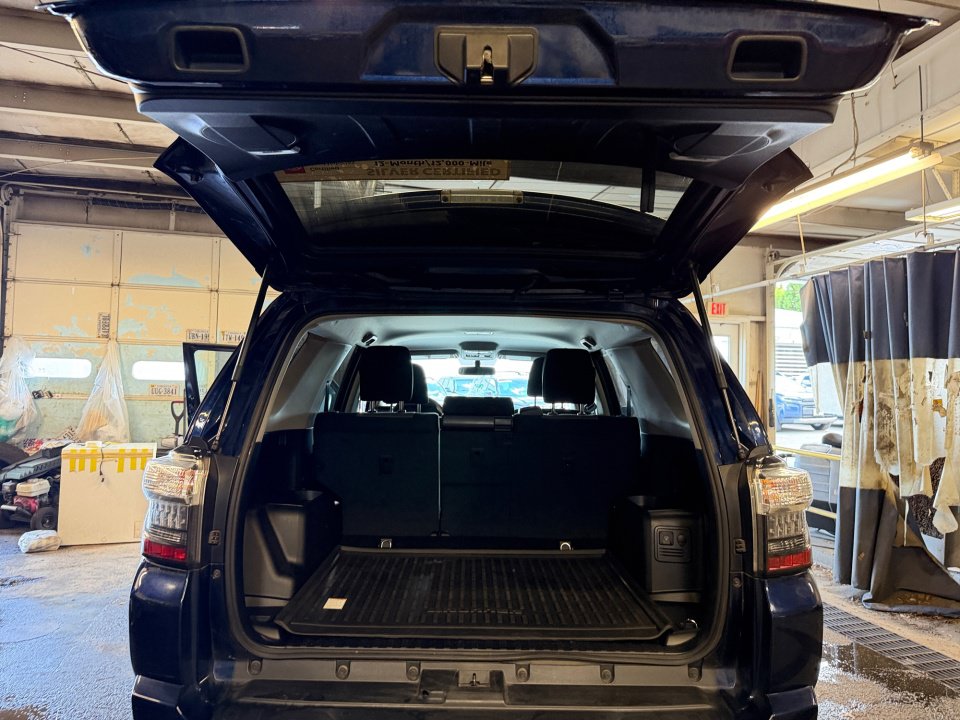 Certified 2019 Toyota 4Runner SR5 AWD/4WD image 19