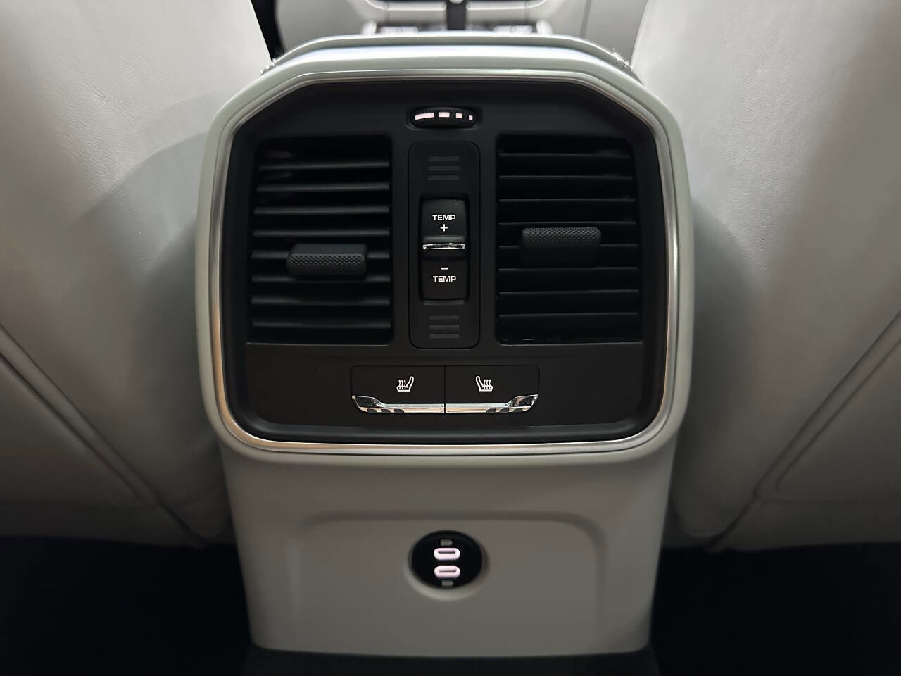 Used 2024 Porsche Macan S image 26