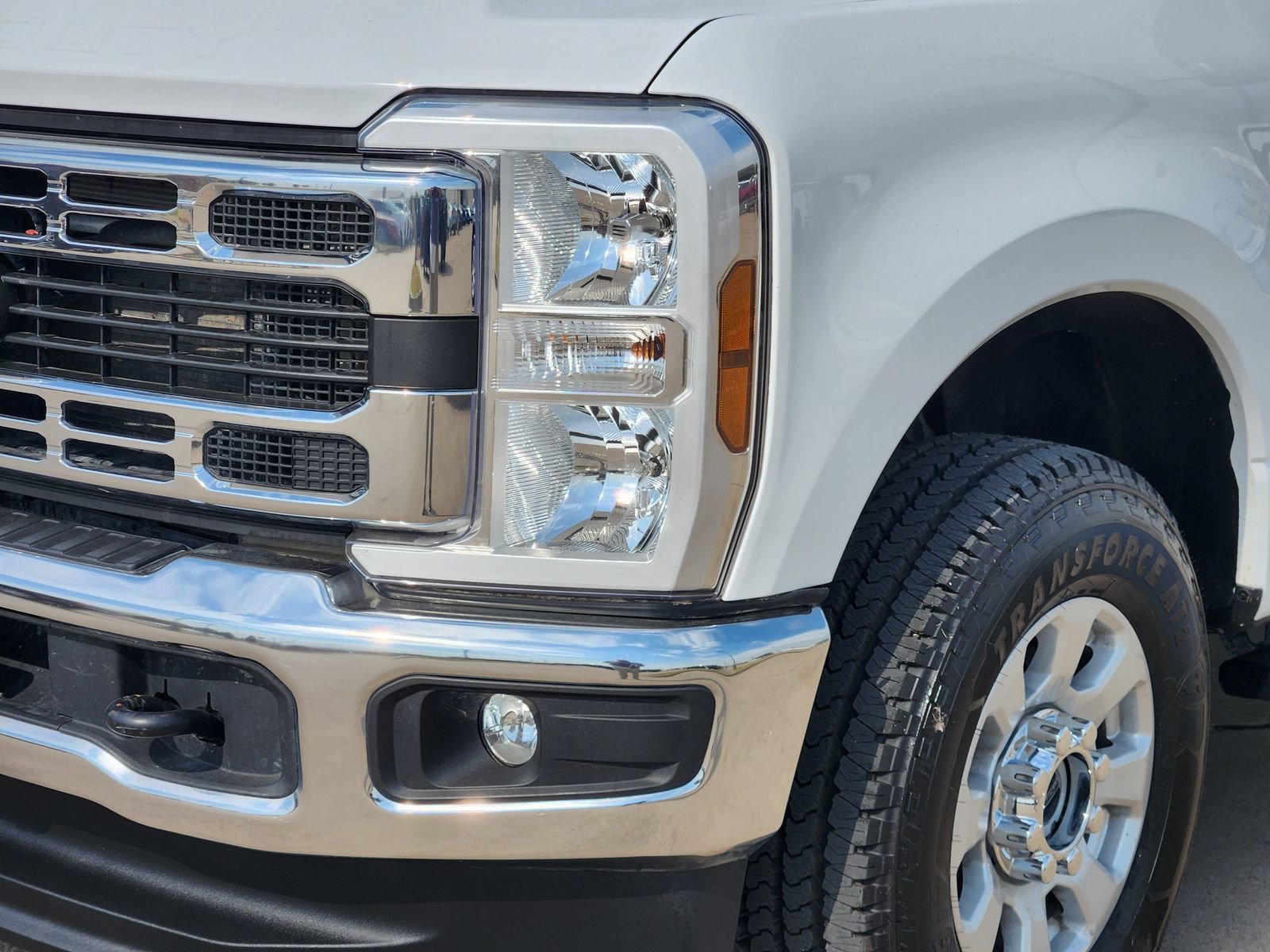 Used 2025 Ford F250 XLT w/ FX4 Off-Road Package AWD/4WD image 9