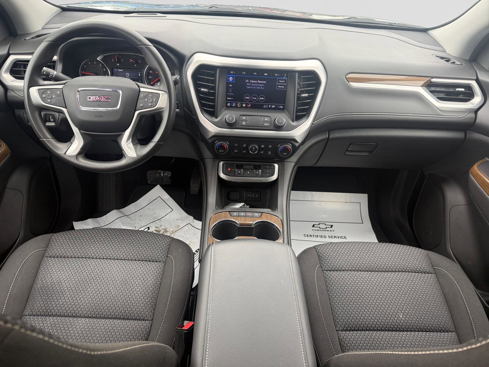 Used 2023 GMC Acadia SLE AWD/4WD image 10