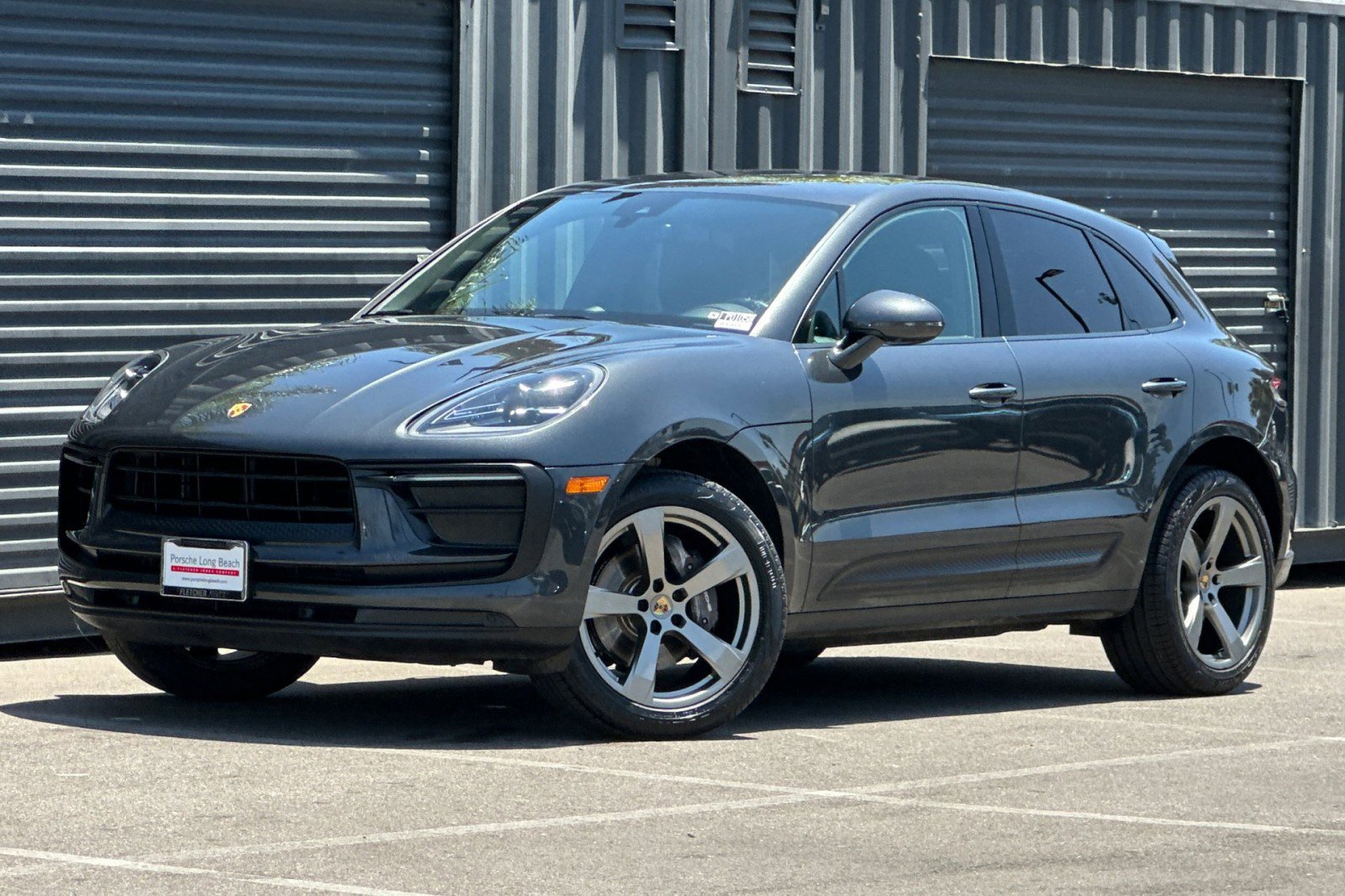 Certified 2022 Porsche Macan AWD/4WD image 1