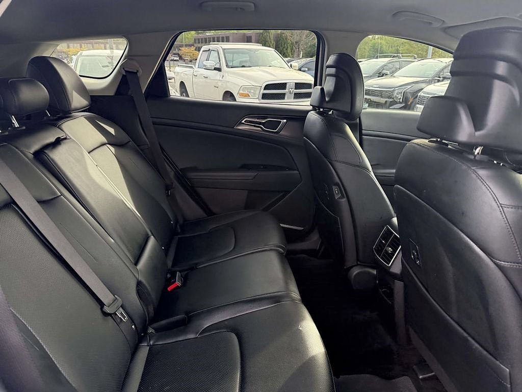 Used 2024 Kia Sportage EX FWD image 12