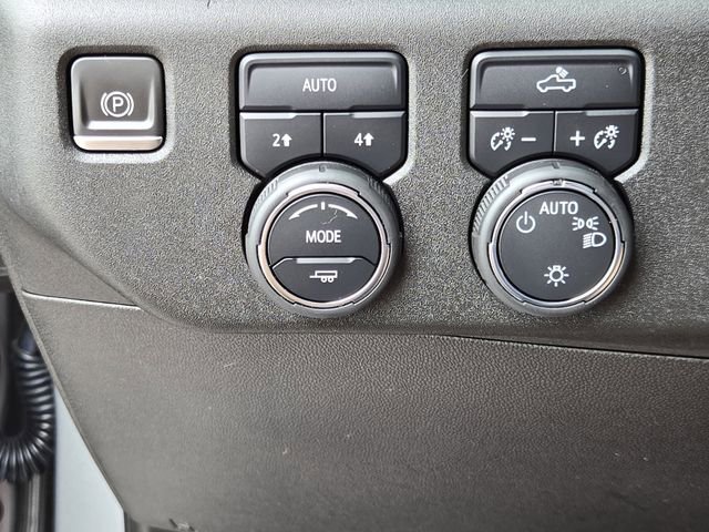 Used 2023 Chevrolet Silverado 1500 LT AWD/4WD image 21