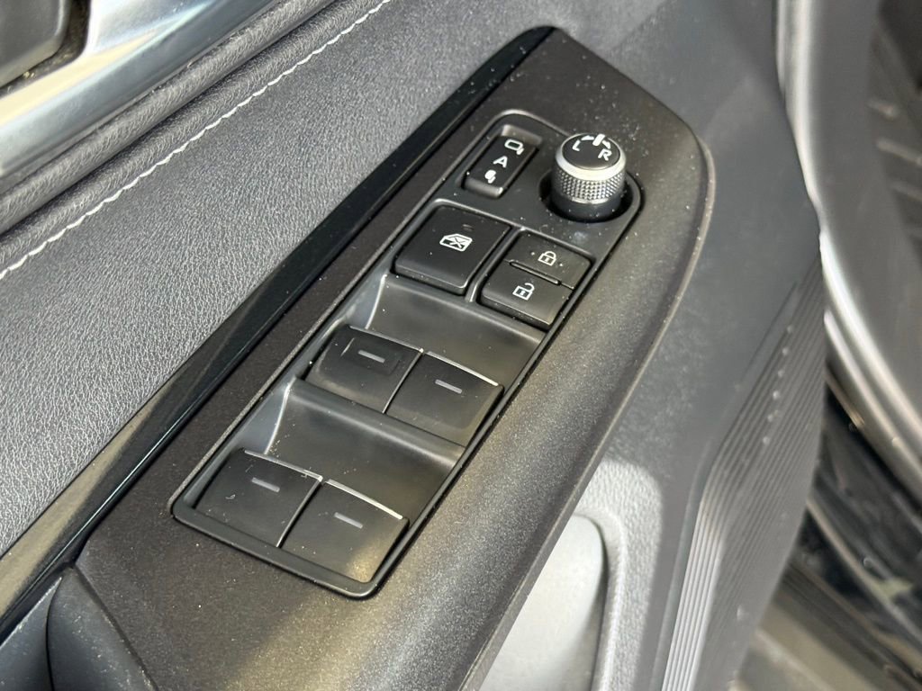 Certified 2021 Toyota Venza LE AWD/4WD image 20