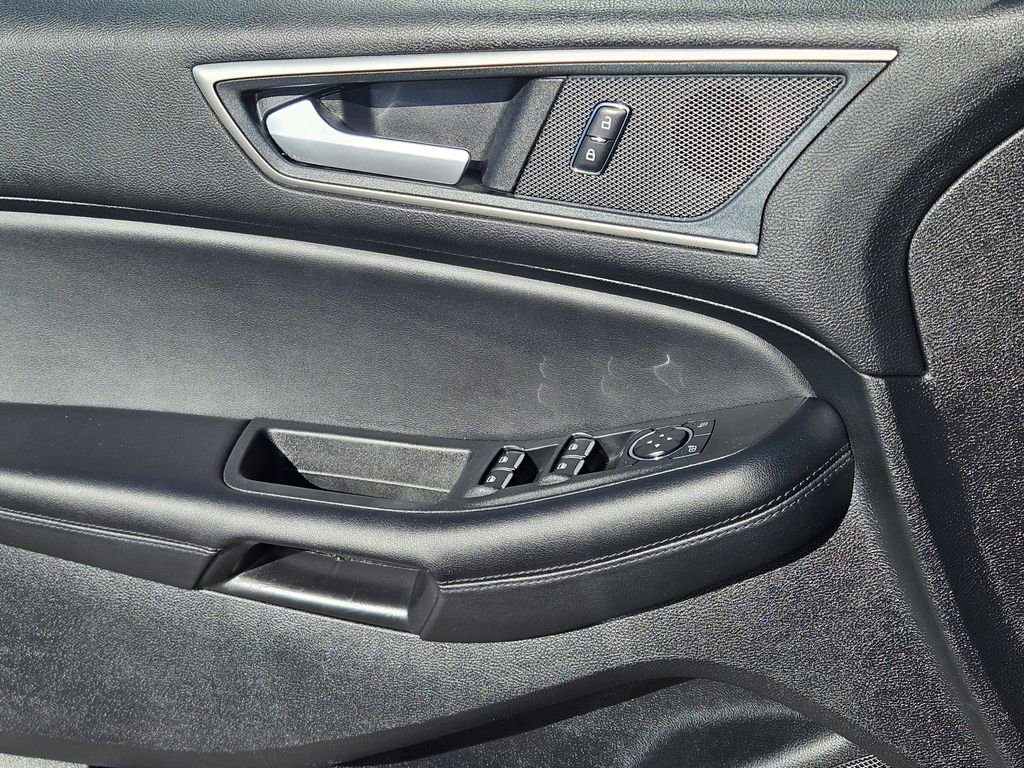 Used 2024 Ford Edge SEL image 18