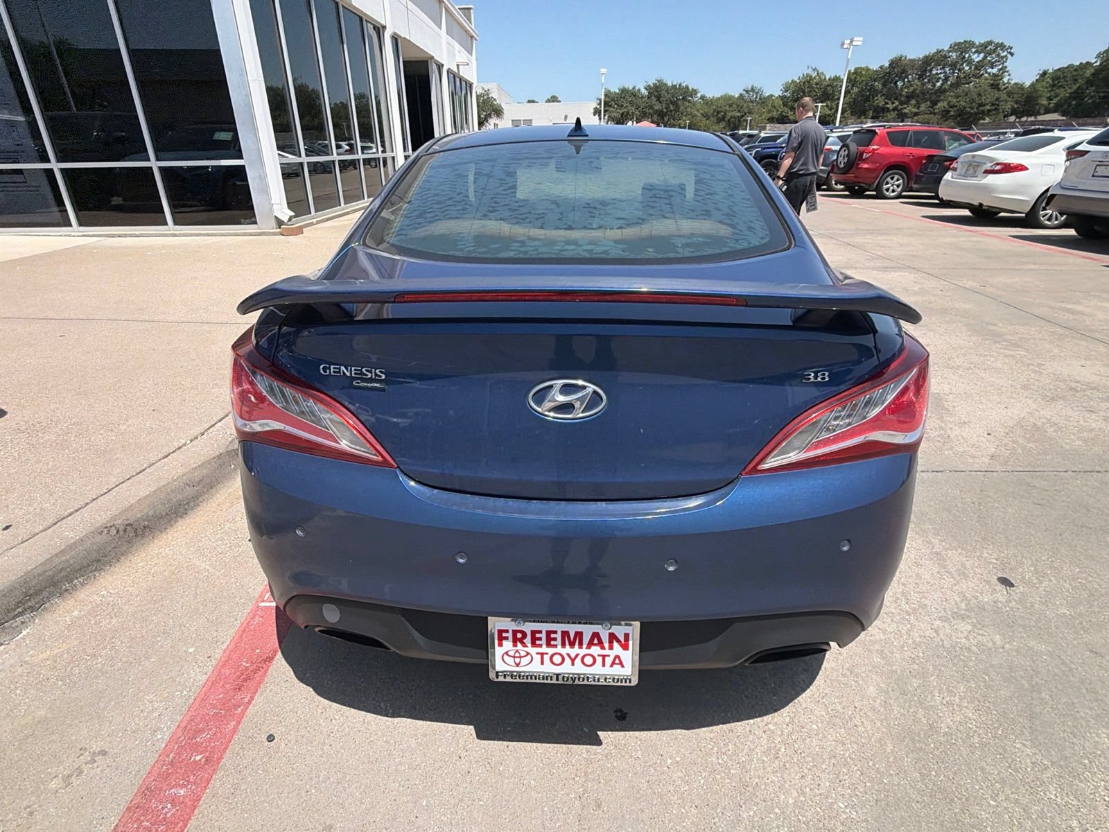Used 2016 Hyundai Genesis Coupe 3.8 RWD image 8