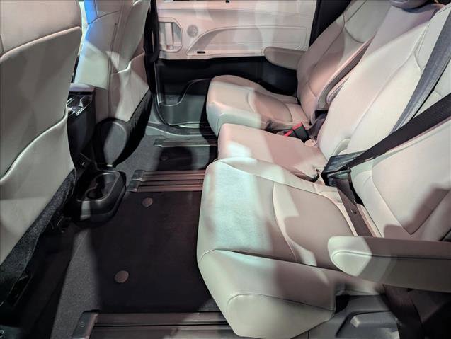 New 2026 Toyota Sienna XLE image 13