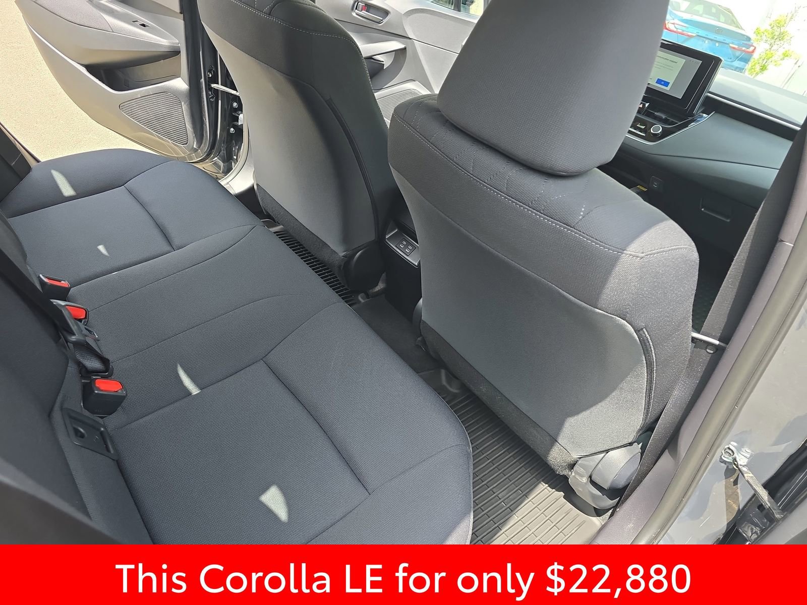 Used 2025 Toyota Corolla LE w/ LE Premium Package image 17