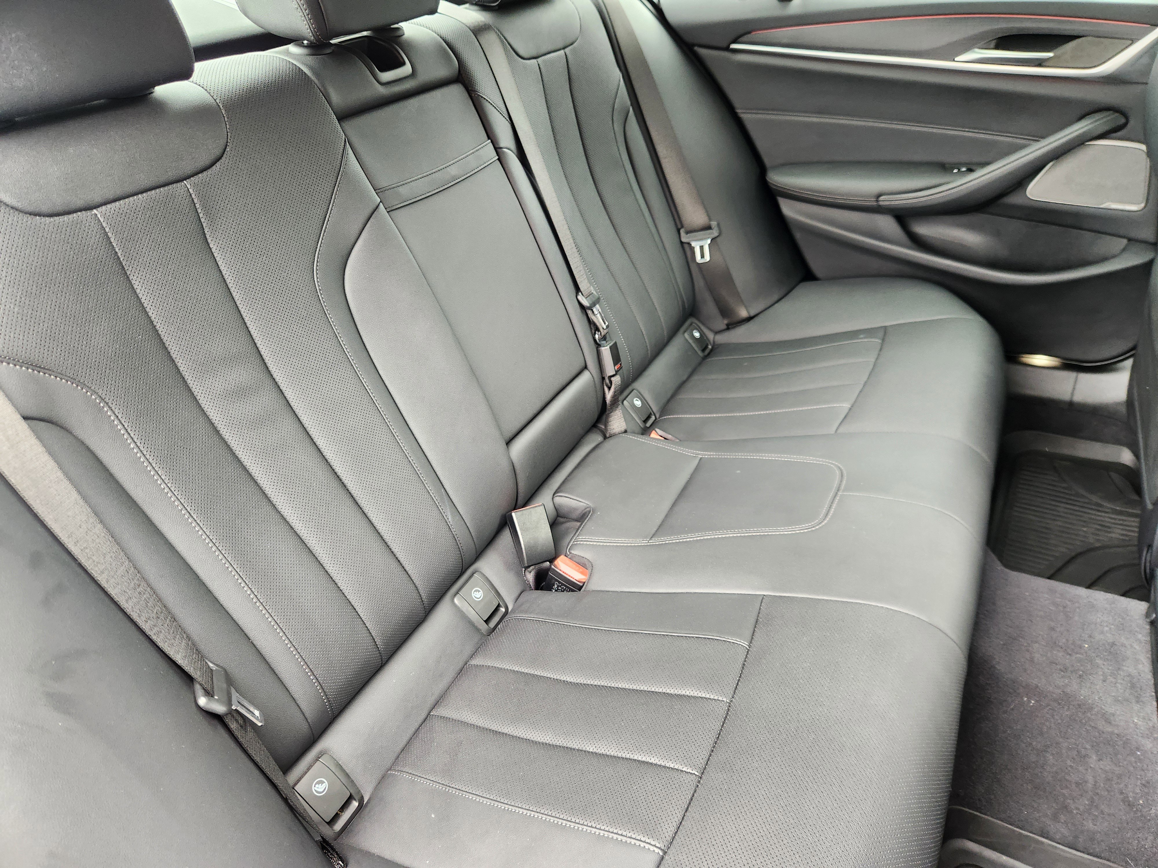 Used 2023 BMW 540i xDrive w/ Executive Package image 18